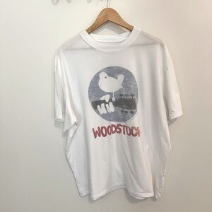 A&F woodstock tee